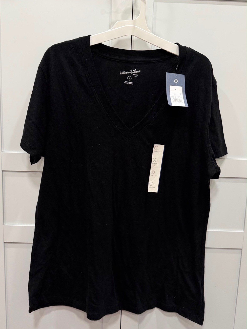 Universal Thread Black V-Neck Short Sleeve Tee